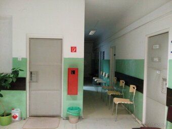 Good day, we offer for long-term rent premises of former general practitioner's office in Prakovce Village.
