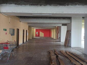 Пропонуємо орендувати торговий простір площею 560 м².