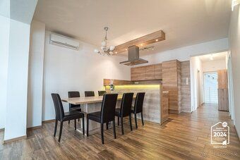 TOBI Real offers for sale an exceptional family house located in the heart of the picturesque…