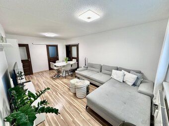 We offer for sale a pleasant, 4-room apartment that will appeal to you
