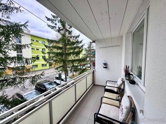 We offer for sale a pleasant, 4-room apartment that will appeal to you