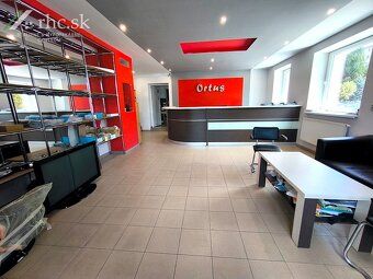 We offer for rent premises in the newly renovated building 