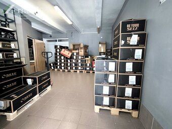 We offer for rent premises in the newly renovated building 