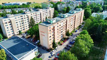 Na predaj 3i byt s balkónom a klímou – Murgašova ul. (Komple