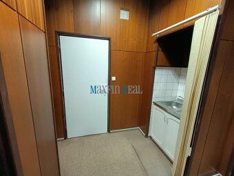 We offer for rent a large two-office space in Nitra with parking.