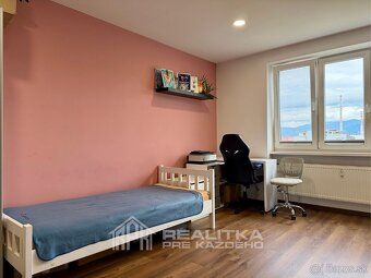 OVERVIEW: Imagine living that has everything - beautiful modern style, space, plenty of light…