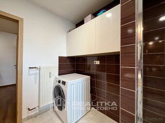 OVERVIEW: Imagine living that has everything - beautiful modern style, space, plenty of light…