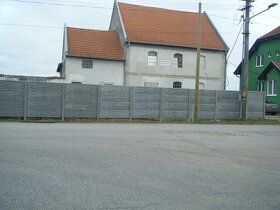 I am offering for sale a house with good access. Floor 5 large