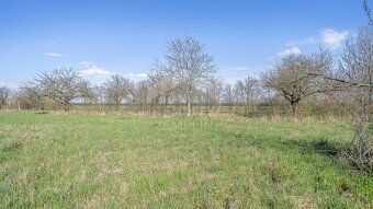 We have reserved this land. If you're looking for similar plots in this area, don't hesitate to contact us.