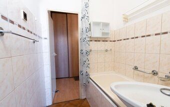 Ponúkame na prodej 3 - místní byt na ulici Sadmelijská v