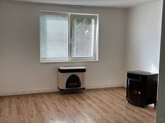 For sale smaller family house in village Pribeta, district of Komárno. Until