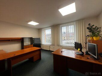 We offer for rent a two-office on Radlinského street.