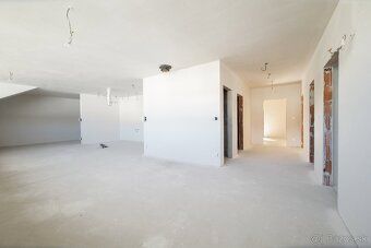 We offer for sale a modern, spacious 4-bedroom apartment with an area of approximately 150 m²…
