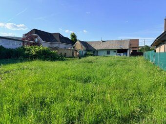 Ділянка П3 площею 461 м² в забудованій зоні Чахтіце включена до зони Б1 для будівництва житлових будинків.