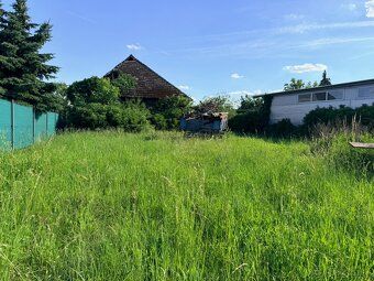 Ділянка П3 площею 461 м² в забудованій зоні Чахтіце включена до зони Б1 для будівництва житлових будинків.