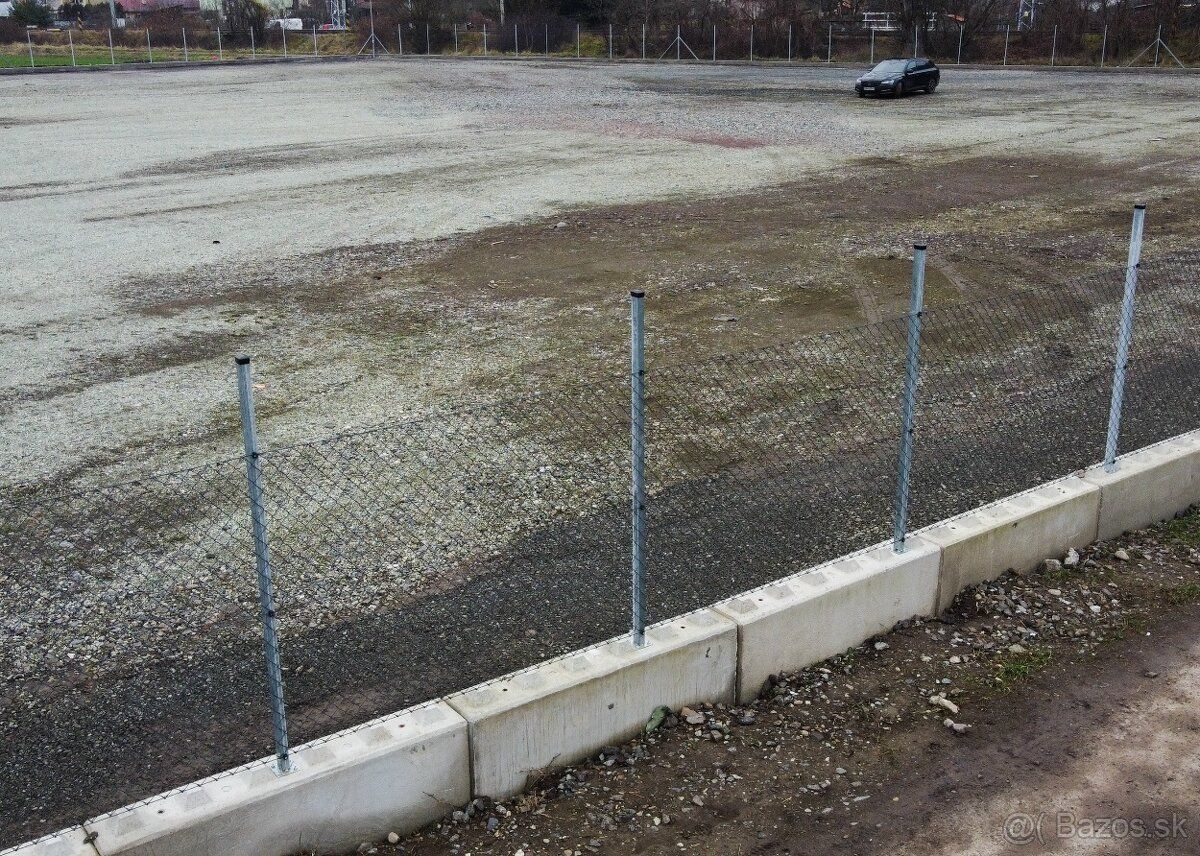 Ponúkam na prenájom vonkajšiu spevnenú plochu o rozlohe 6 50