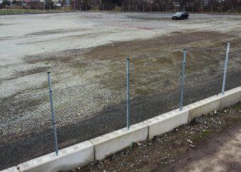 Ponúkam na prenájom vonkajšiu spevnenú plochu o rozlohe 6 50