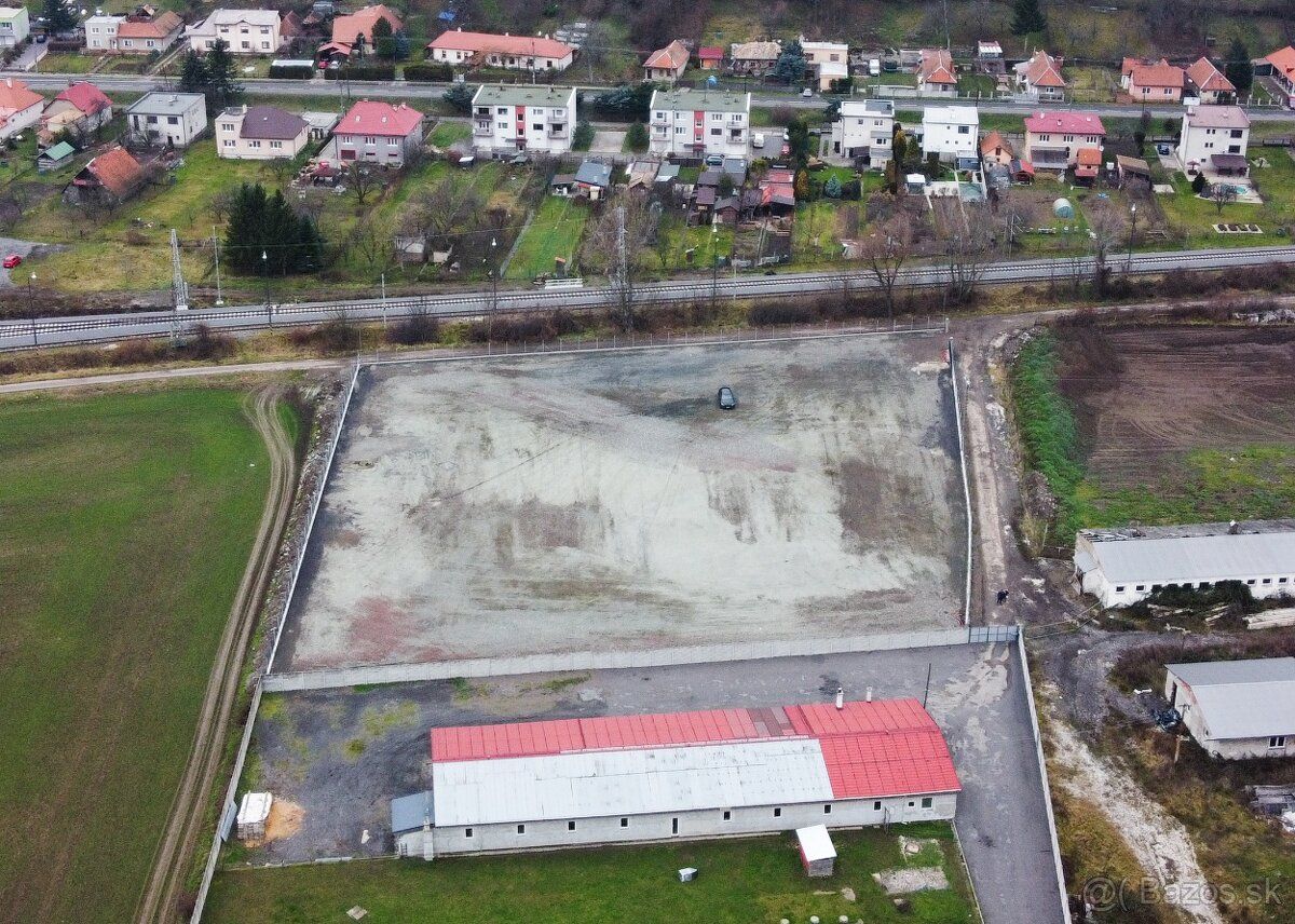 Ponúkam na prenájom vonkajšiu spevnenú plochu o rozlohe 6 50