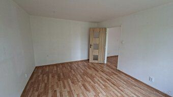 ✨ Stylish City Living: Brick 2-Room Apartment near Novum Shopping Center