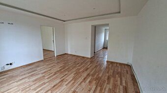 ✨ Stylish City Living: Brick 2-Room Apartment near Novum Shopping Center