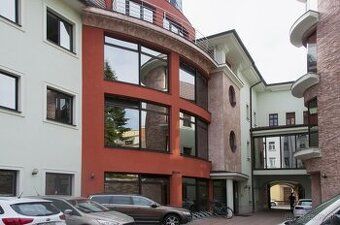 Пропонуємо оренду офісних приміщень в репрезентативній адміністративній будівлі в центрі на…