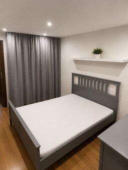 We offer for rent a spacious and tastefully furnished 3-room apartment