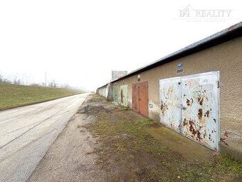 Nabízím k dlouhodobému pronájmu zděnou garáž v Trenčíně na Sihoťi poblíž Trenčanské univerzity…