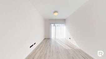 Spacious 4-bedroom apartment with large terrace, beautiful view