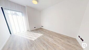 Spacious 4-bedroom apartment with large terrace, beautiful view