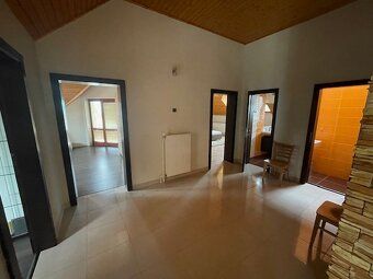 Typ priestoru – Rodinný dom - Výmera – 700m2, 9 izeb, 3x kúp
