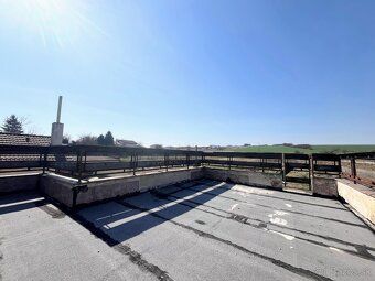 We offer for sale a 3 bedroom family house in original condition in Nitra county