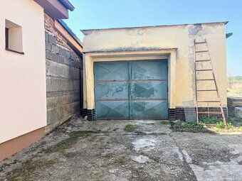 We offer for sale a 3 bedroom family house in original condition in Nitra county
