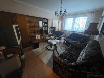 На межі з Угорщиною в місті Шахи продається цегляний будинок