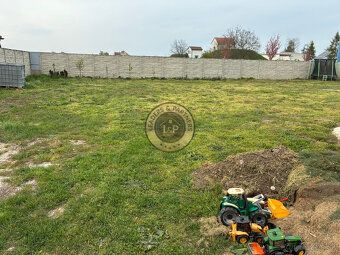 Leaders&Partners s.r.o., Trnava branch offers for sale a plot of land with construction permit in Voderady