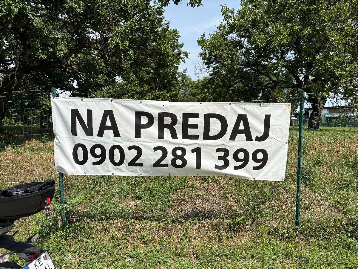 Slnečný stavebný pozemok 1 188 m² – ideálny dom snov v Zempl