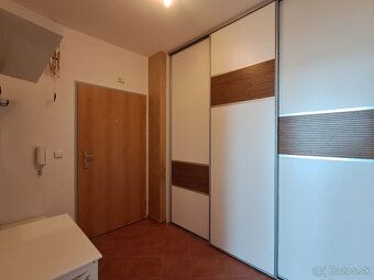 Ponúkame na dlhodobý prenájom 3 izbový mezonetový byt v cent