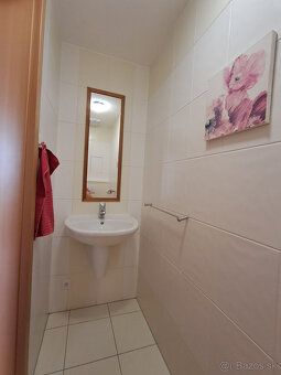 Ponúkame na dlhodobý prenájom 3 izbový mezonetový byt v cent