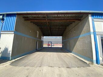We offer for rent an area in premises of approx.