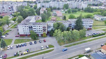 Reality Zemplín ponúka na predaj príjemný 3-izbový byt s log