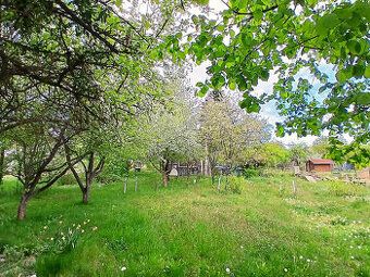 Na prodej pozemek o rozloze 685 m2 v obci Poproč. Pozemek