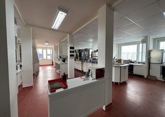 LUXURY ESTATE FOR SALE - Land area of total plot size is...