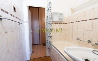 We offer for sale a 3 room apartment on Sadmelijska Street in an popular and peaceful city…