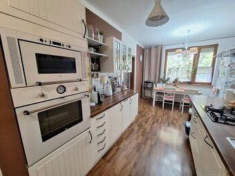 Продається студія площею 27 м² з великим балконом,
