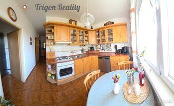 Продається студія площею 27 м² з великим балконом,