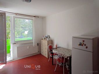 Продається студія площею 27 м² з великим балконом,