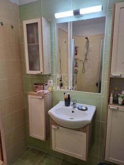 TUreality offers a completely renovated two-room apartment in 