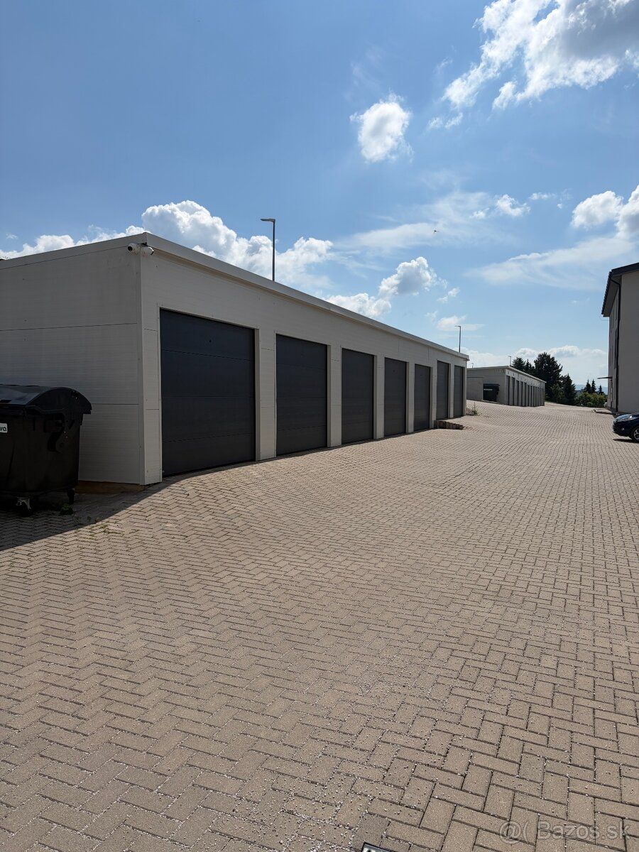 Ponúkame na predaj garáž o výmere 21 m² v lokalite Panský kr