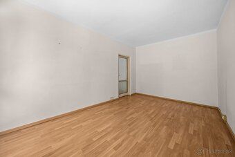 Looking for housing that combines peace of green oasis with excellent accessibility to city center?