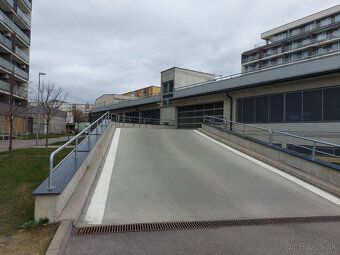 Oferujemy do wynajęcia miejsce parkingowe w garażu Galé