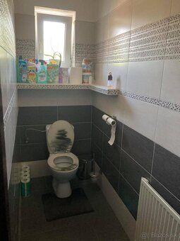 REALTY GOLD - Bratislava s.r.o. offers for sale a large 6-room family house in the village of…